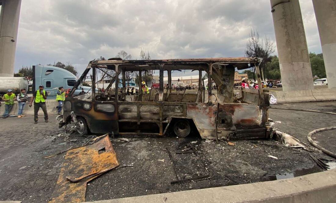 Explosión de pipa en Puente de la Concordia deja 28 autos calcinados. (10/09/2025) Foto: Juan Carlos Williams / EL UNIVERSAL