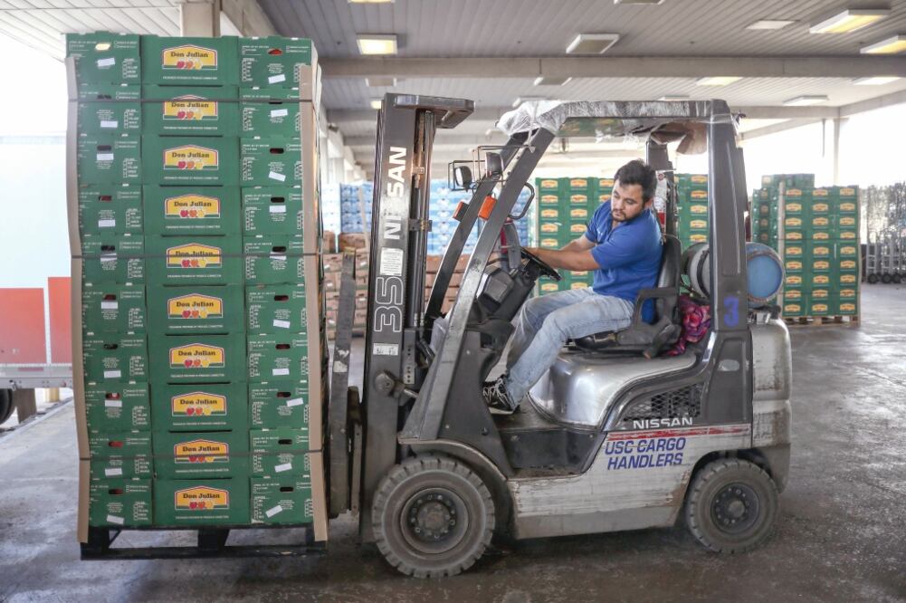 La corrección del capítulo sobre antidumping beneficia a los exportadores mexicanos, pues en caso de controversia no van a acudir a una corte de EU que sólo aplique leyes domésticas. Foto: ADREES LATIF.REUTERS