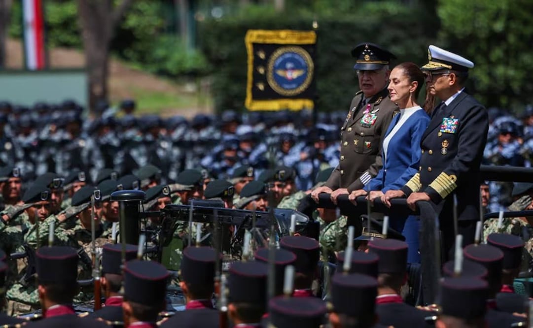 La presidenta Claudia Sheinbaum Pardo realiza la primera Salutación de las Fuerzas Armadas y Guardia Nacional en Campo Marte. Foto: Diego Simón Sánchez/EL UNIVERSAL