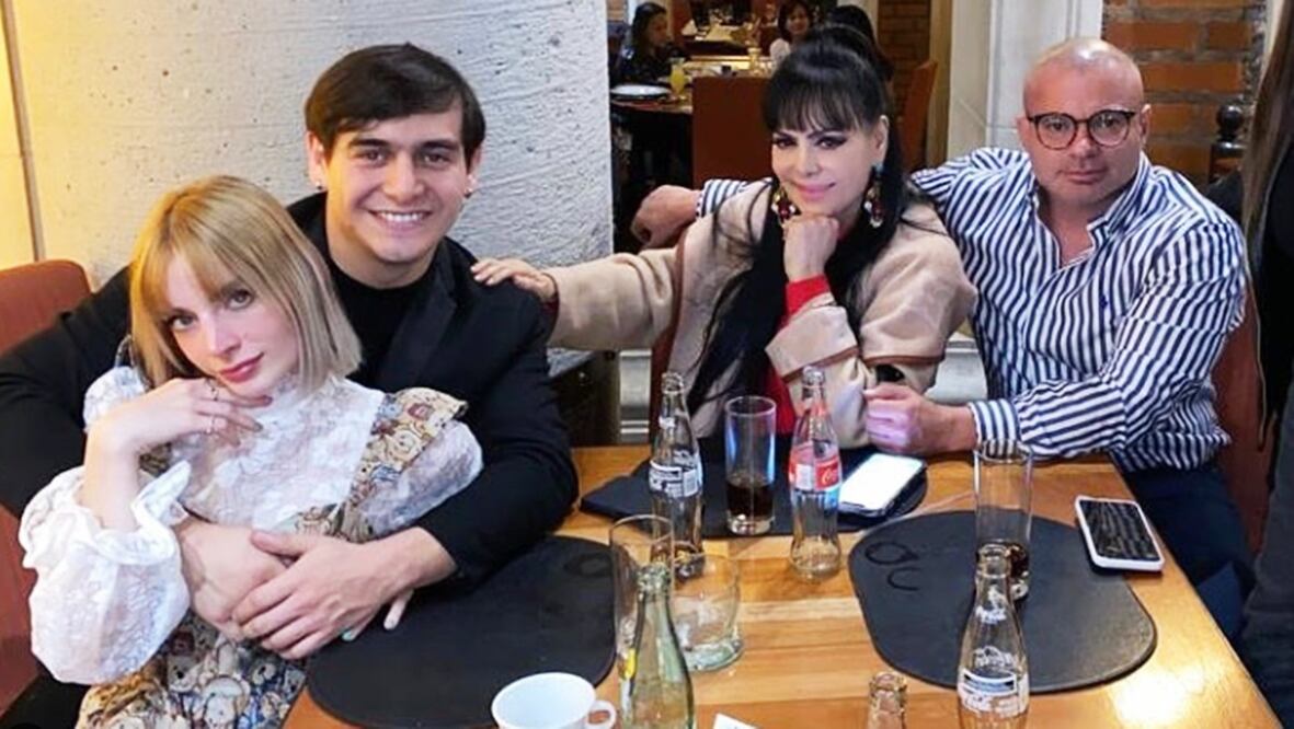 Imelda Garza Tuñón, Julián Figueroa, Maribel Guardia y Marco Chacón.
Foto: Instagram
