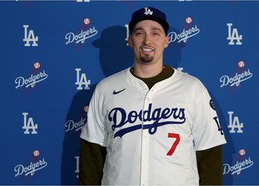 Dodgers presentan a Blake Snell; hereda el número del mexicano Julio Urías