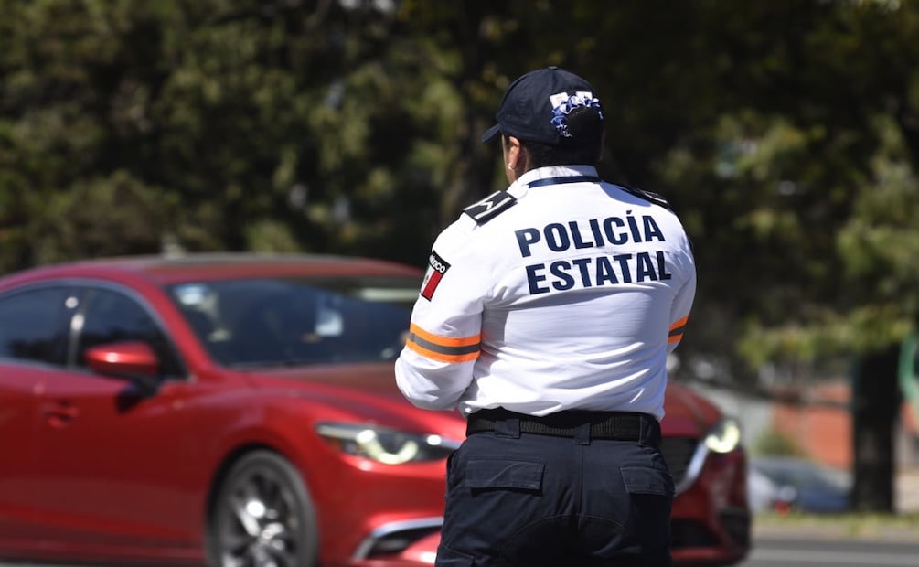 También puedes pagar tus multas a través de los dispositivos que portan las agentes de tránsito. Foto: Secretaría de Seguridad del Estado de México
