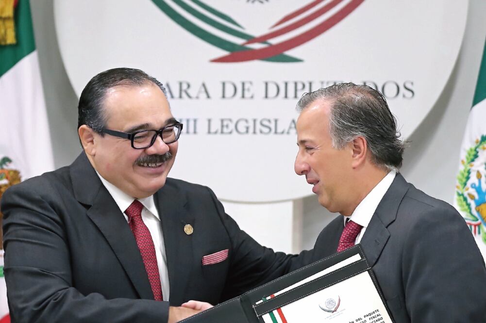 Esfuerzo. El Paquete Económico muestra el compromiso que hay para consolidar la salud de las cuentas públicas, expuso el CEESP (LUCÍA GODÍNEZ. EL UNIVERSAL)