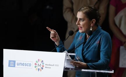 “Hay que apostar por descolonizar la cultura supremacista”: Beatriz Gutiérrez Müller