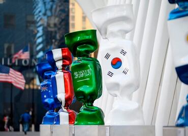 Retirarán del World Trade Center obra con colores de Arabia Saudita