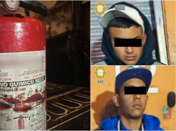 Detienen a dos sujetos por presuntamente rociar gas con un extintor vehículos en el centro de la CDMX