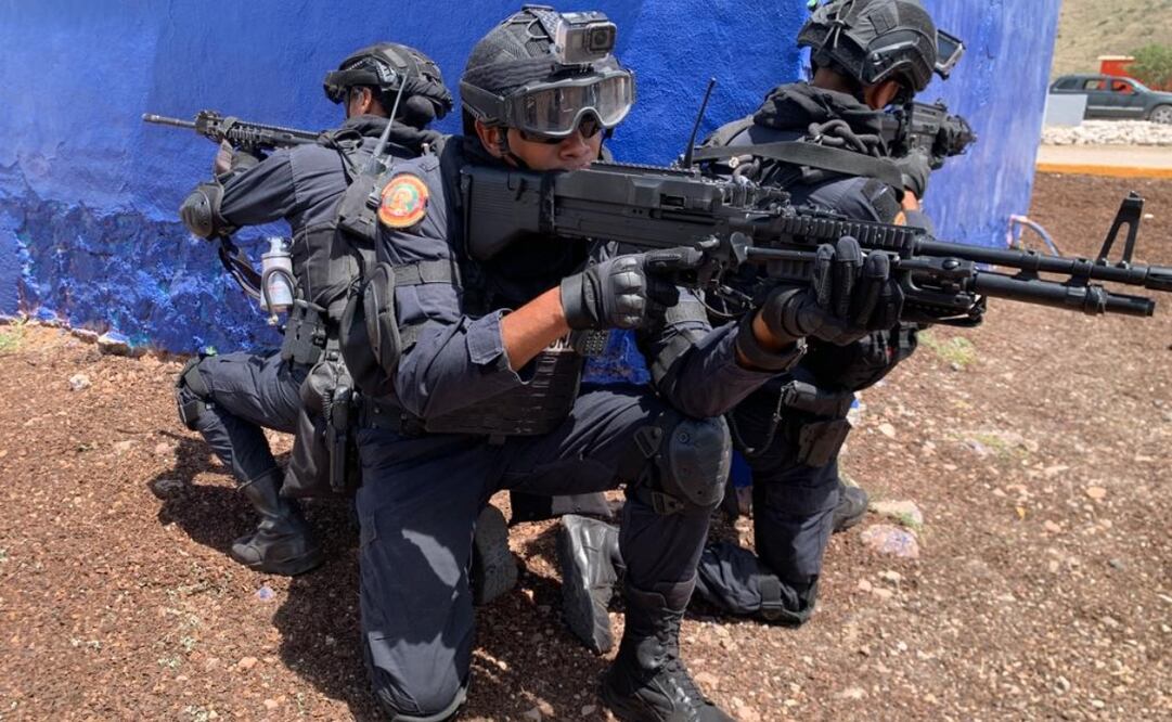 Isaac Bravo López, comandante del CNA dijo que el adiestramiento de recursos humanos es una actividad que garantiza que el personal esté en condiciones de cumplir las misiones. Foto: Especial