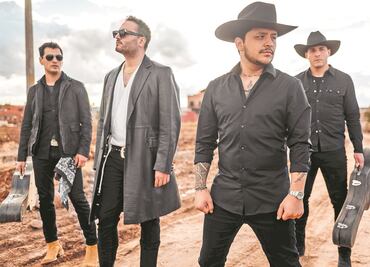 Reik y Nodal cantan "Poco"