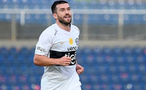 Tim Payne anotó un golazo en su debut con Olimpia de Paraguay