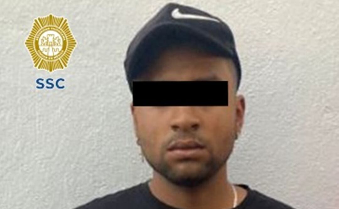 Les hallaron seis bolsitas de plástico que contenían un polvo blanco similar a la cocaína y 128 mil pesos Foto: Especial