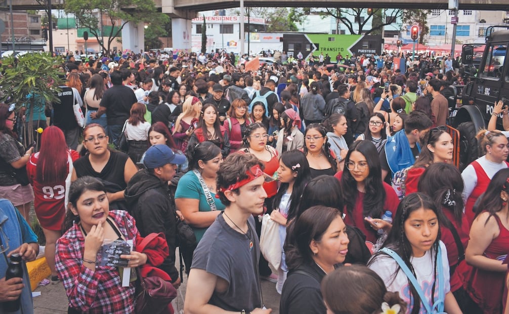 Horas antes del show, las filas de acceso se formaron. Foto: Santiago Cadena/ EL UNIVERSAL