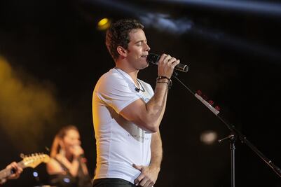 A pesar de lesión, Mane de la Parra ofreció concierto en Teatro Centenario Coyoacán