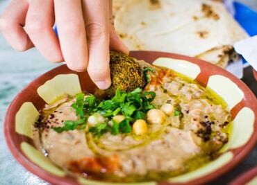 El hummus tiene su día de fiesta en la mesa