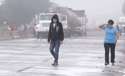 Carretera permanece cerrada tras choque en Tabasco