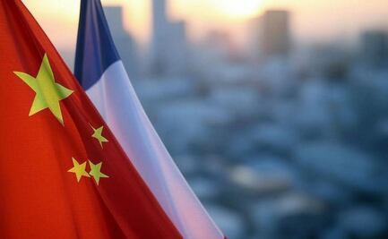 China desea trabajar con Francia para “evitar que el mundo vuelva a la ley de la selva”; países buscan resolver conflictos mediante diálogo