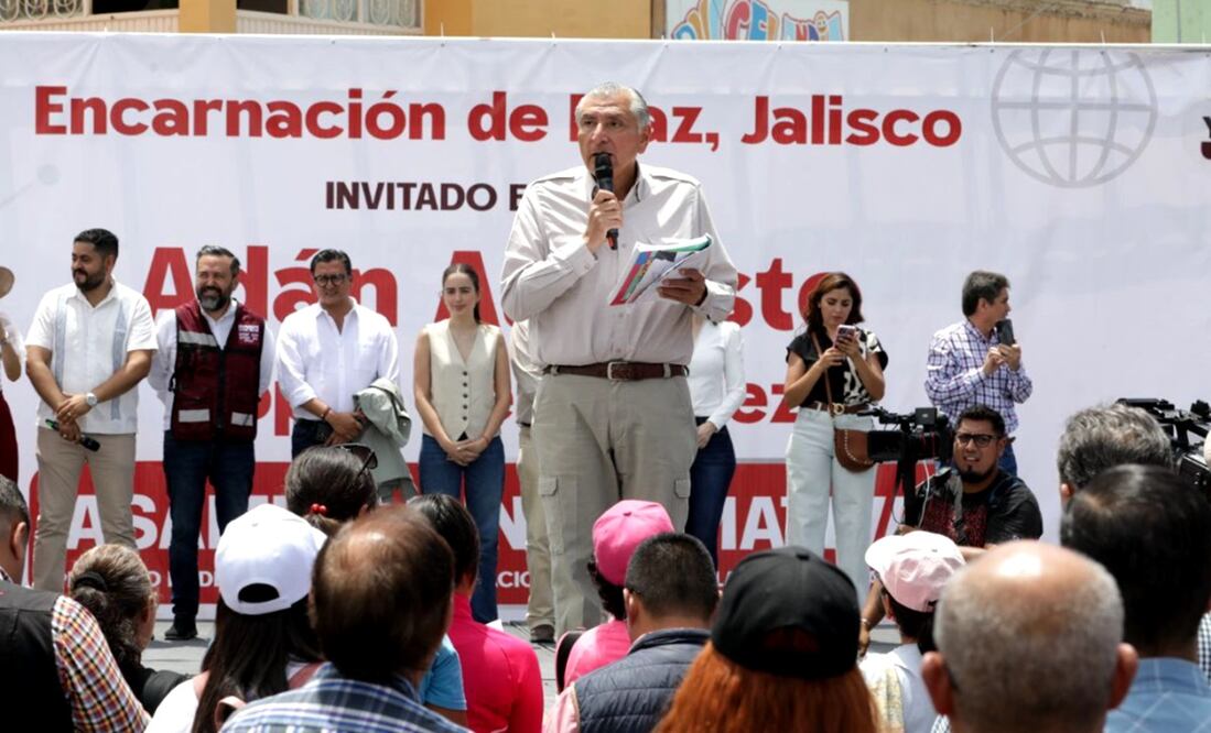 Adán Augusto López afirmó que respeta la resolución del Consejo Nacional de Morena, con respecto a las casas encuestadoras que definirán al candidato presidencial de su partido. Foto: especial