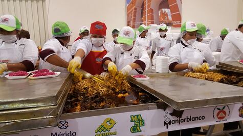 Obtiene Yucatán récord guinness por preparación de cochinita pibil