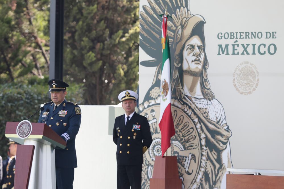 Secretarios de la Defensa Nacional, Luis Crecencio Sandoval González, y de Marina, José Rafael Ojeda Durán en la ceremonia de inicio de despliegue de la Guardia Nacional / Ivan Stephens. El Universal