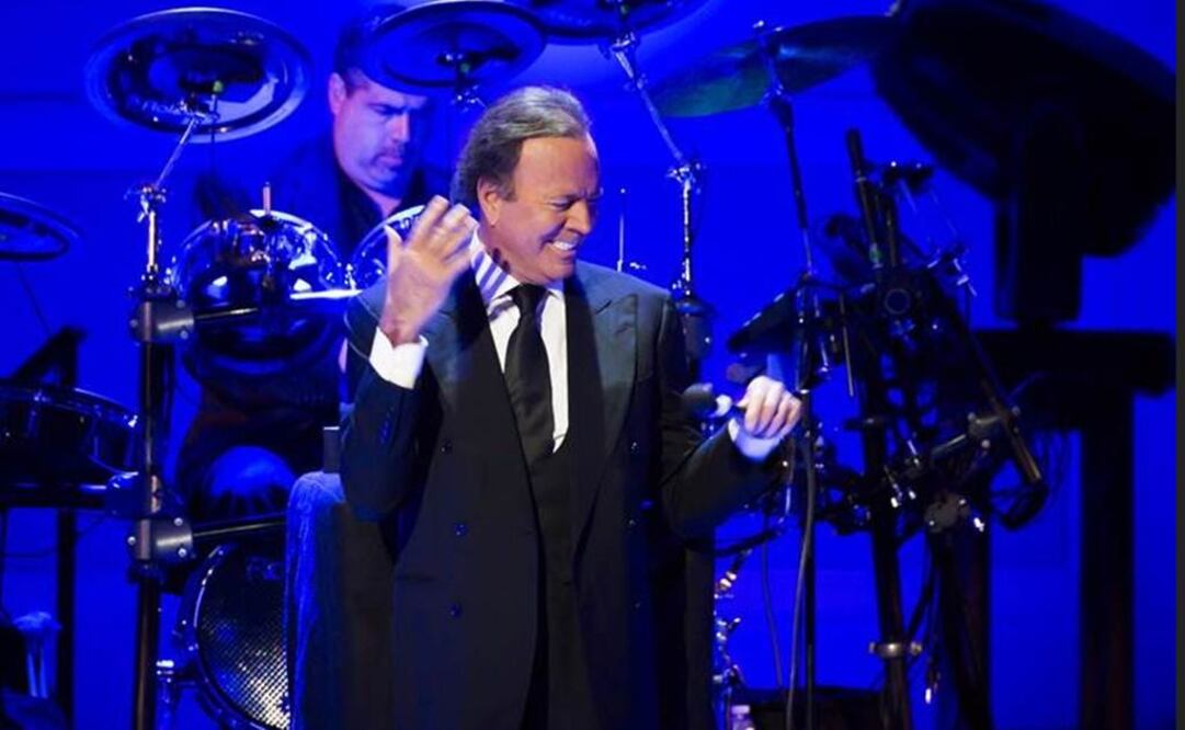 Durante sus 45 años de trayectoria profesional, Julio Iglesias ha vendido más de 300 millones de discos en todo el mundo y ha ofrecido más de 5 mil 400 actuaciones: Archivo 