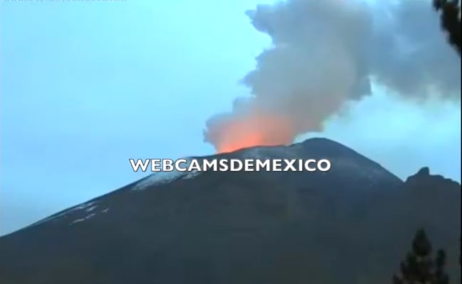 Volcán Popocatépetl registra "notable" incandescencia; "una postal imponente"
