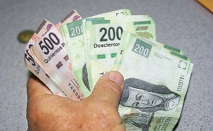 Mexico lowers 2016 GDP forecast, sees 2.2 to 3.2 pct growth 