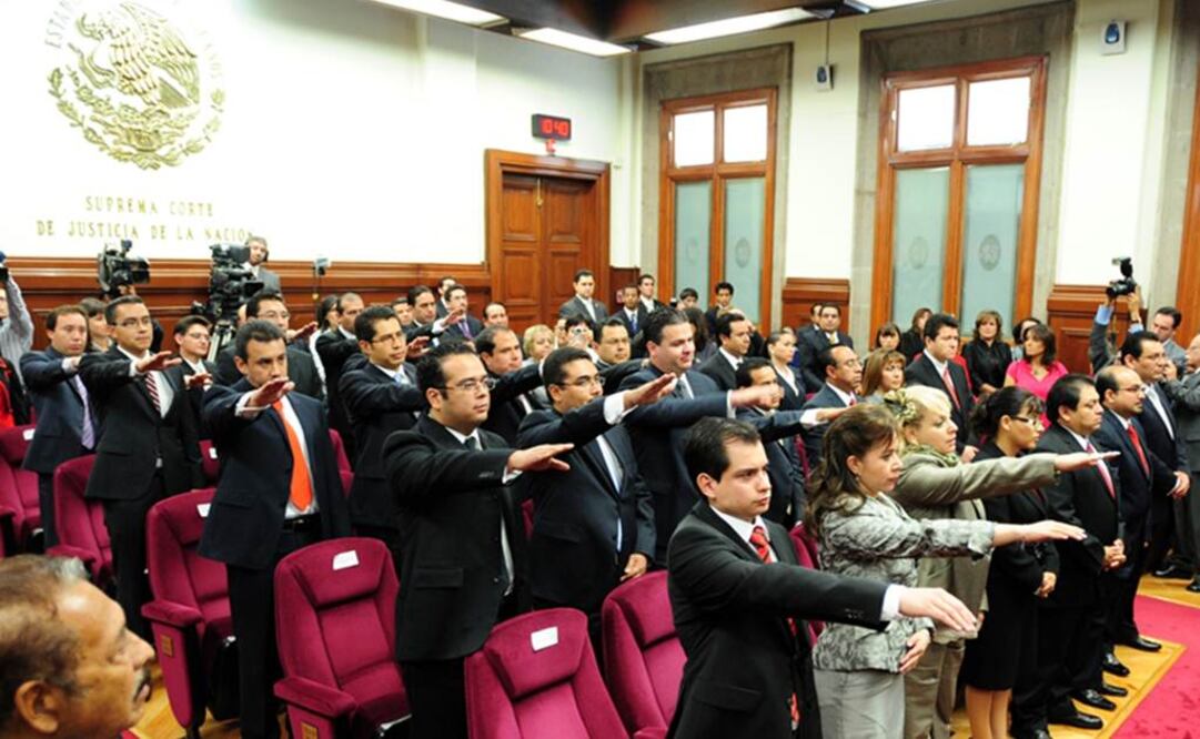 El número de Magistrados y Jueces que al cierre del 2013 integraron los Tribunales Colegiados de Circuito, Tribunales Unitarios de Circuito y Juzgados de Distrito, fue de un mil 150 servidores públicos, de los cuales, el 20% lo conformó el género femenino