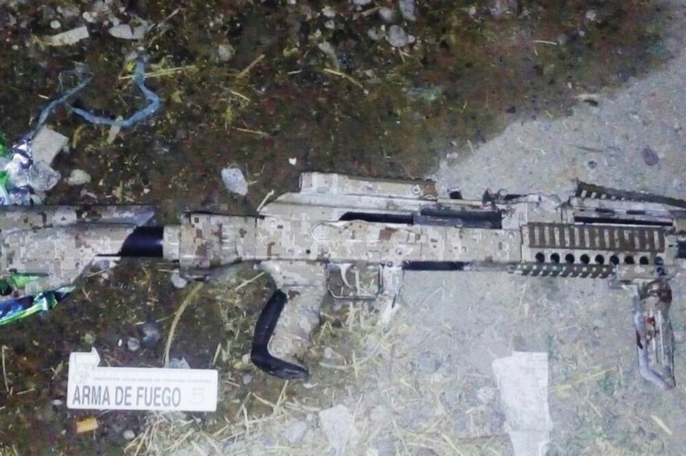 Armas largas fueron halladas tras el enfrentamiento registrado en el municipio de Jalostotitlán, en Los Altos de Jalisco. Foto: ESPECIAL
