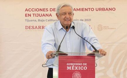 AMLO va por regularización de "autos chocolate" en Baja California 
