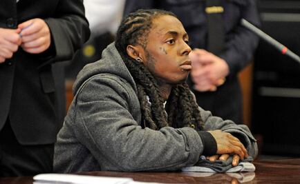 Expulsan de avión a Lil Wayne por fumar mariguana