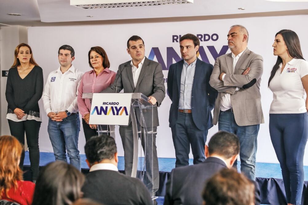 Integrantes del equipo de campaña de Ricardo Anaya afirman que hubo irregularidades en los contratos dados a José María Riobóo (GERMÁN ESPINOSA. EL UNIVERSAL)