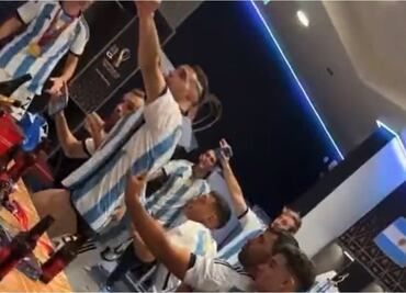 VIDEO: 'Dibu' Martínez le dedica 'minuto de silencio' a Kylian Mbappé