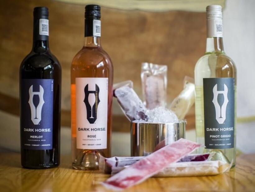 No te pierdas estos cocteles con vino hechos paleta de hielo