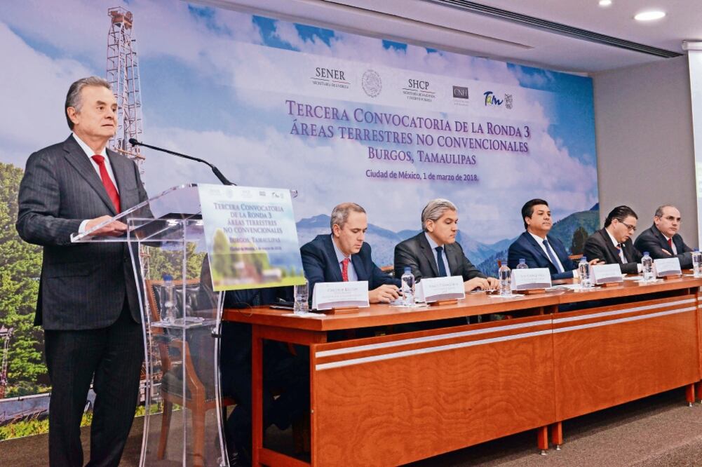 Pedro Joaquín Coldwell, secretario de Energía, durante la presentación de la Ronda 3.3 de licitaciones en campos terrestres no convencionales (CORTESÍA)