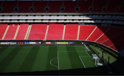 Video: Chivas es abucheado por su afición en su llegada al Akron; "Pónganle hue..."