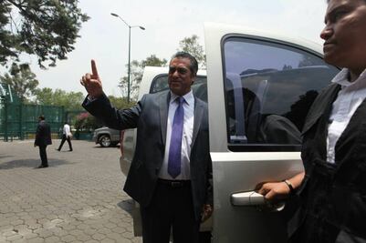 Recibe EPN a "El Bronco" en Los Pinos