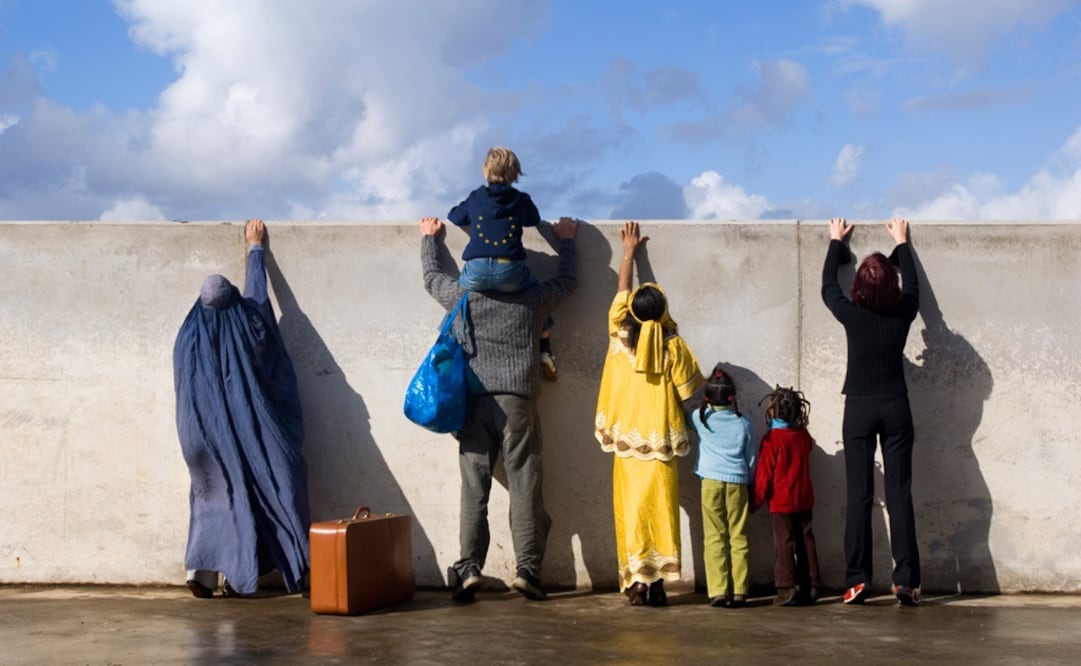 Millones de personas en todo el mundo dejan su tierra de origen para perseguir mejores condiciones de vida. (FOTO: Comisión Europea)