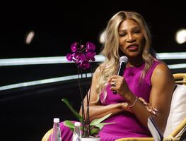 Ovacionan a Serena Williams en Auditorio Nacional; habla de su vida dentro y fuera de las canchas