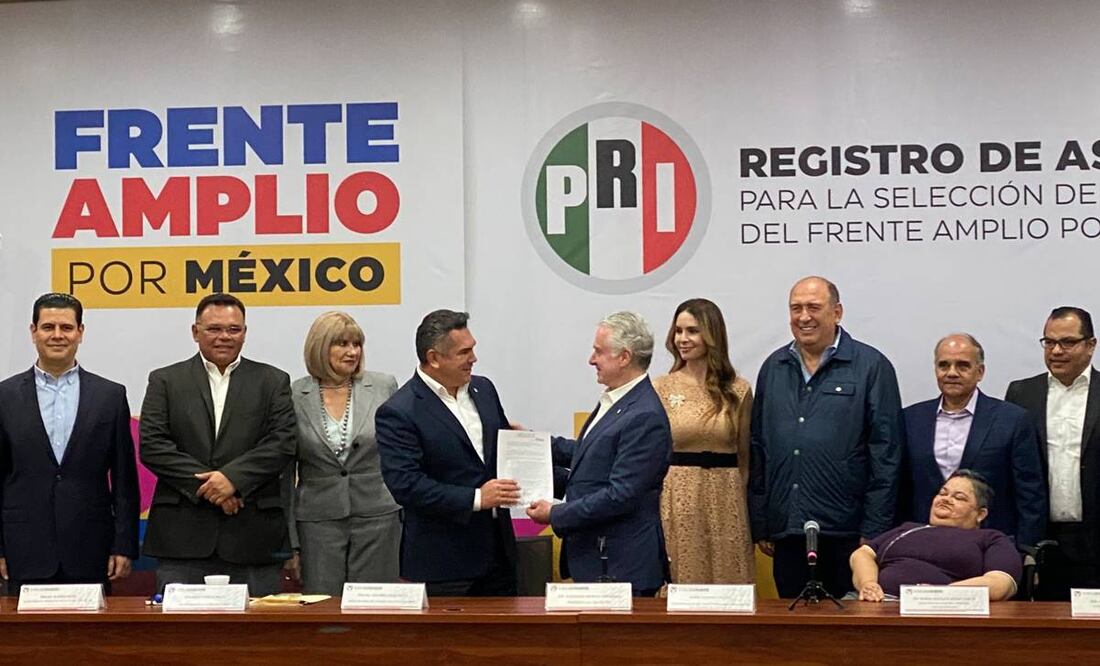 Santiago Creel se registra en sede del PRI para buscar candidatura presidencial / Foto: Especial