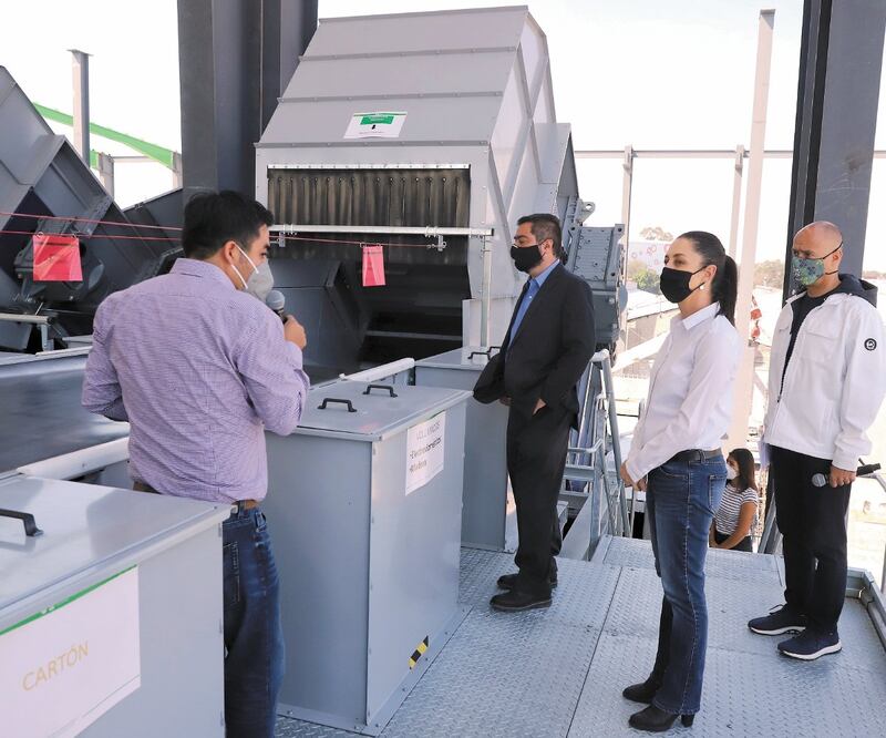 La jefa de Gobierno en el recorrido por la nueva planta. ESPECIAL