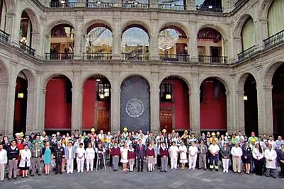 EPN refrenda compromiso y trabajo por los mexicanos