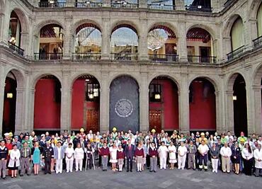 EPN refrenda compromiso y trabajo por los mexicanos