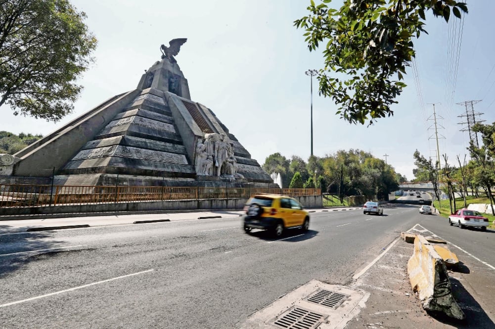 Diferentes monumentos considerados patrimonio urbanístico estarán en riesgo con la nueva vía (FERNANDO RAMÍREZ. EL UNIVERSAL)
