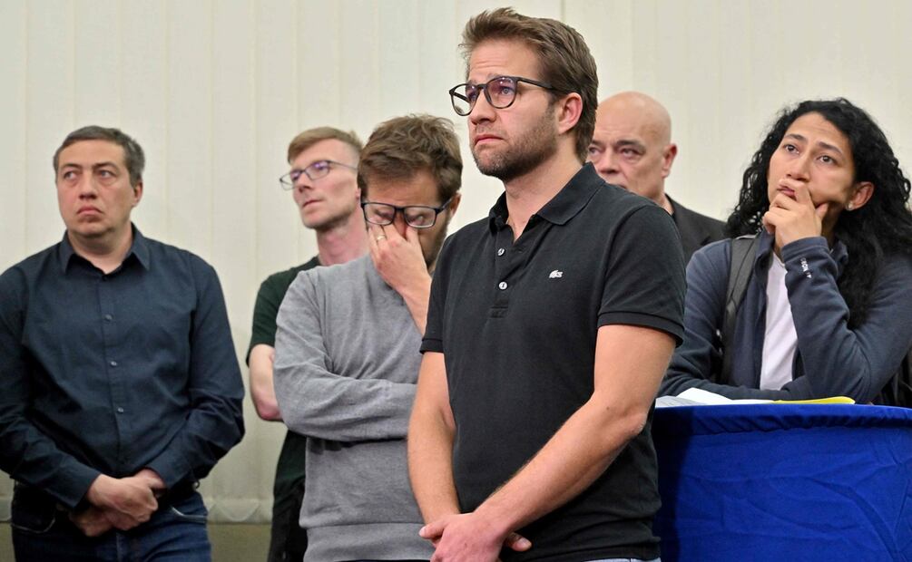Colegas y amigos asisten a la ceremonia de conmemoración del periodista de AFP Arman Soldin, asesinado en la región de Donbas. Foto: AFP