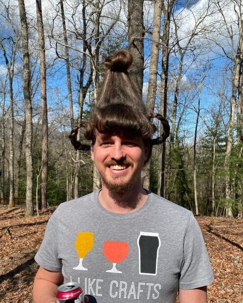 Peinados locos para hacer en la melena de tu pareja en cuarentena