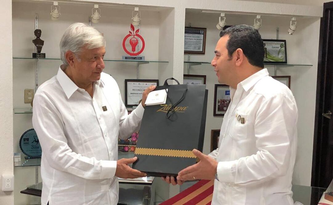 AMLO y Jimmy Morales, presidente de Guatemala