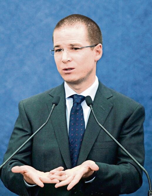 Visión. Ricardo Anaya coincidió con los gobernadores panistas, en que es necesaria la unidad para ganar las elecciones de 2018. FOTO: ARCHIVO. EL UNIVERSAL