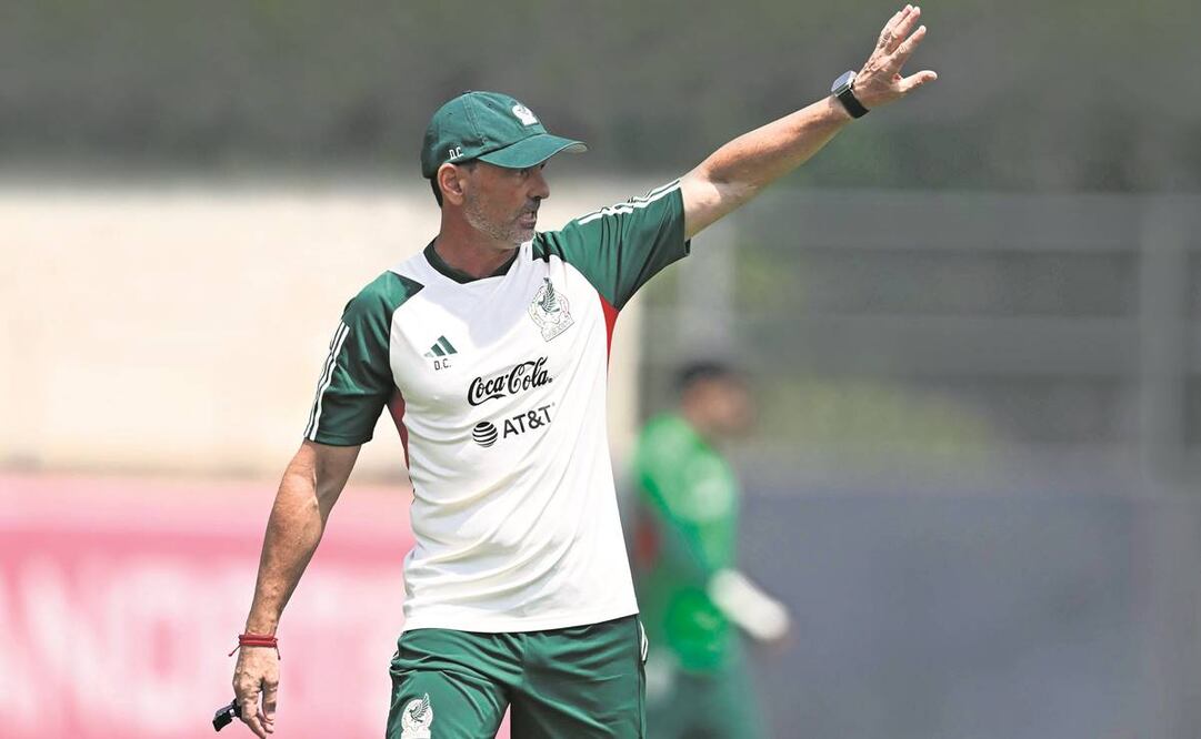 Ciudad de México, 25 de marzo de 2023. Diego Cocca, director técnico durante el entrenamiento de la selección nacional de México, realizado en el Centro de Alto Rendimiento de la FMF.
Foto: Imago7/ Etzel Espinosa