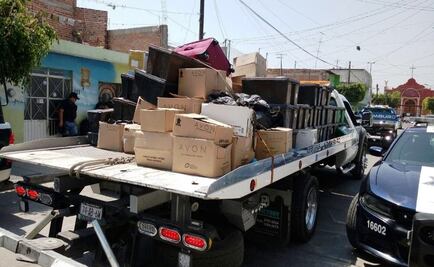 Aseguran cosméticos, autos y armamento en Celaya  