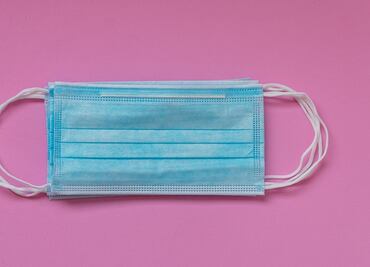 ¿Por qué no recomiendan usar cubrebocas de tela ante ómicron?