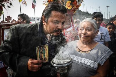 Felipe tuvo un accidente en 1979; sólo él y la imagen de la Virgen sobrevivieron